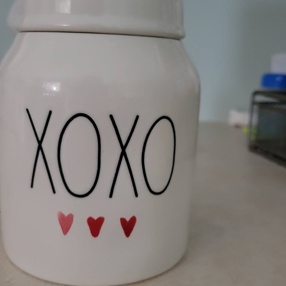 Rae Dunn canister